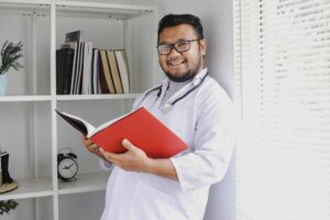 Descubra O Passo A Passo Essencial Para Abrir Sua Clínica Médica Em 2025 - ContReal